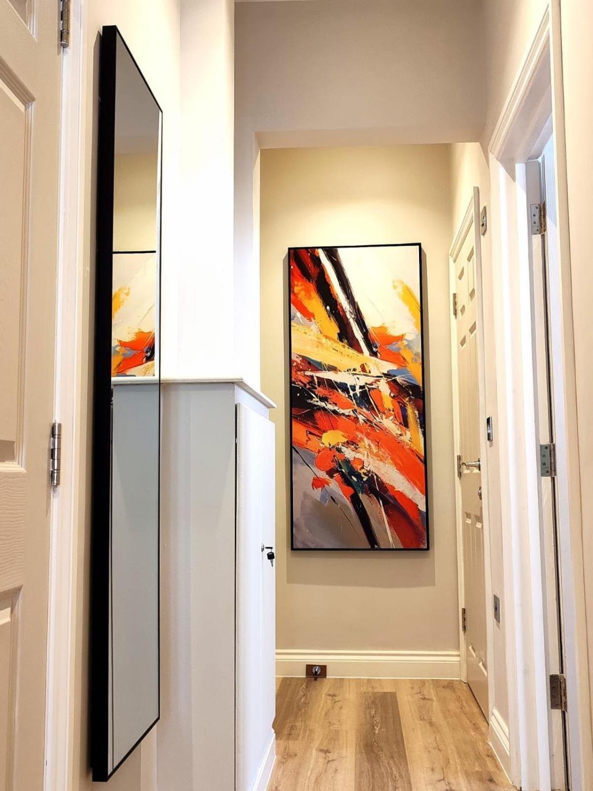 Stunning Modern Apartment Sleeps 4 - 6 Min Walk From Golden Beaches-Free Parking บอร์นมัธ ภายนอก รูปภาพ